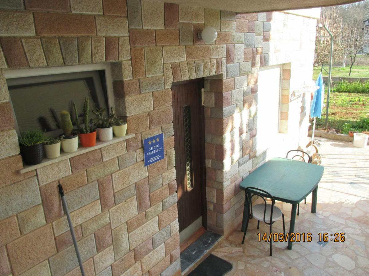 Apartments Sandra Novigrad Istria Buitenkant foto